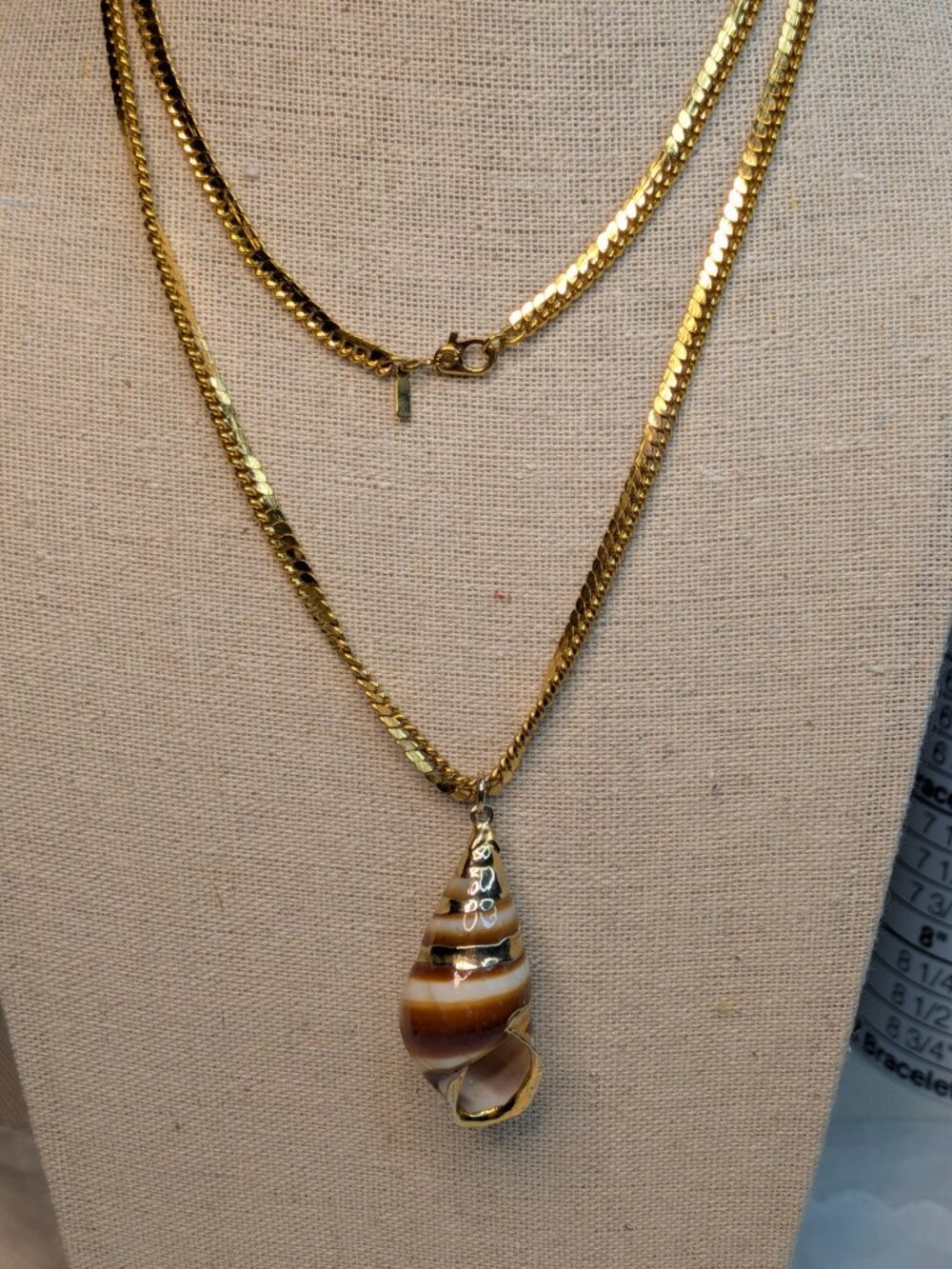 Vintage Monet Gold Tone Herringbone Chain Conch Shell Pendant Necklace